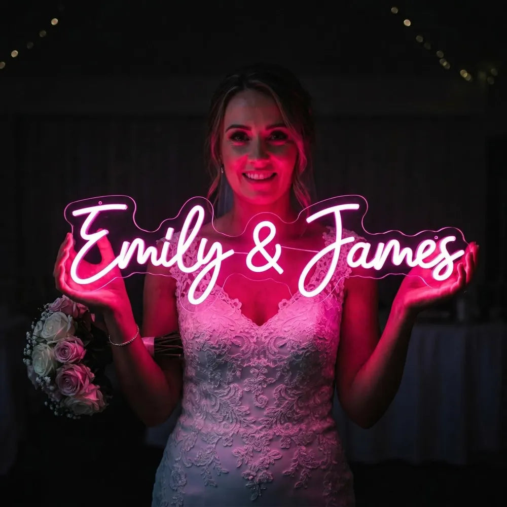 Hochzeits-Neonschild mit den Namen Emily und James